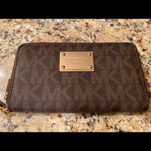 Michael Kors wallet in like new condition!